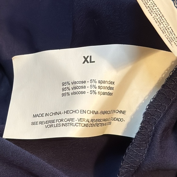 NINE WEST Flutter Sleeve Top. Size XL - Picture 11 of 13